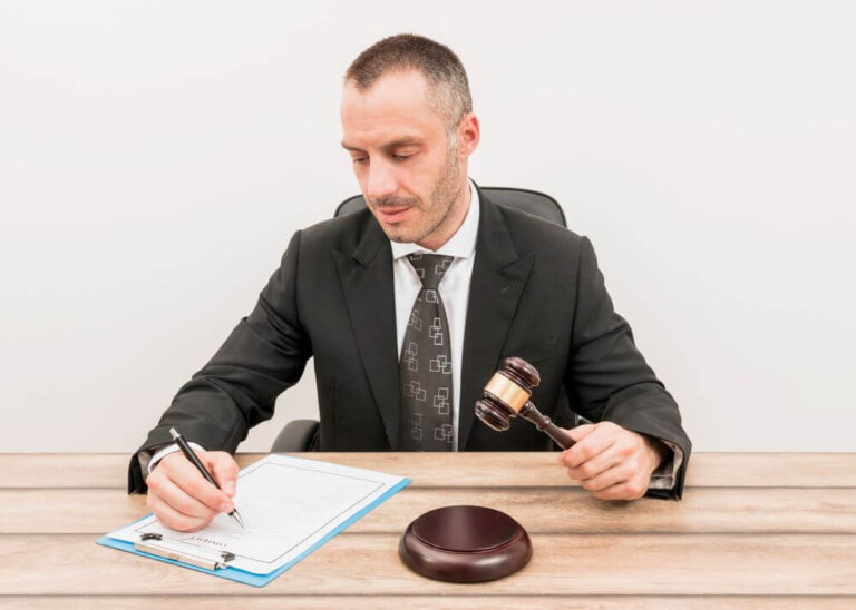 5 of the Most Compelling Reasons to Start Practicing Law