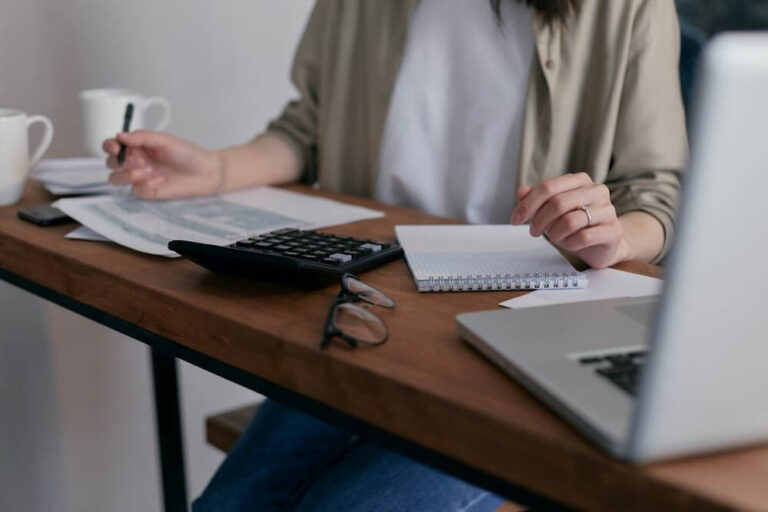 Choosing the Right Invoicing Software to Optimize Your Business Operations