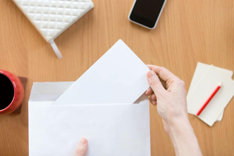 How Custom Envelopes Strengthen Your Company’s First Impression