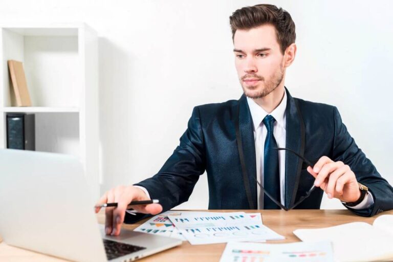 7 Key Reasons Why Contractors Need a Professional Accountant